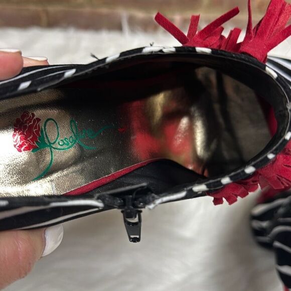 Rosalina Women’s Zebra & Tassel Platform Heels Size 8 - Picture 7 of 8